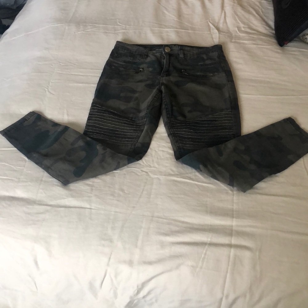Design Lab ankle length skinny pants